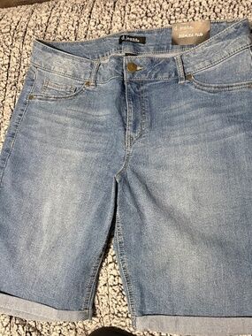 Woman’s Jean Shorts